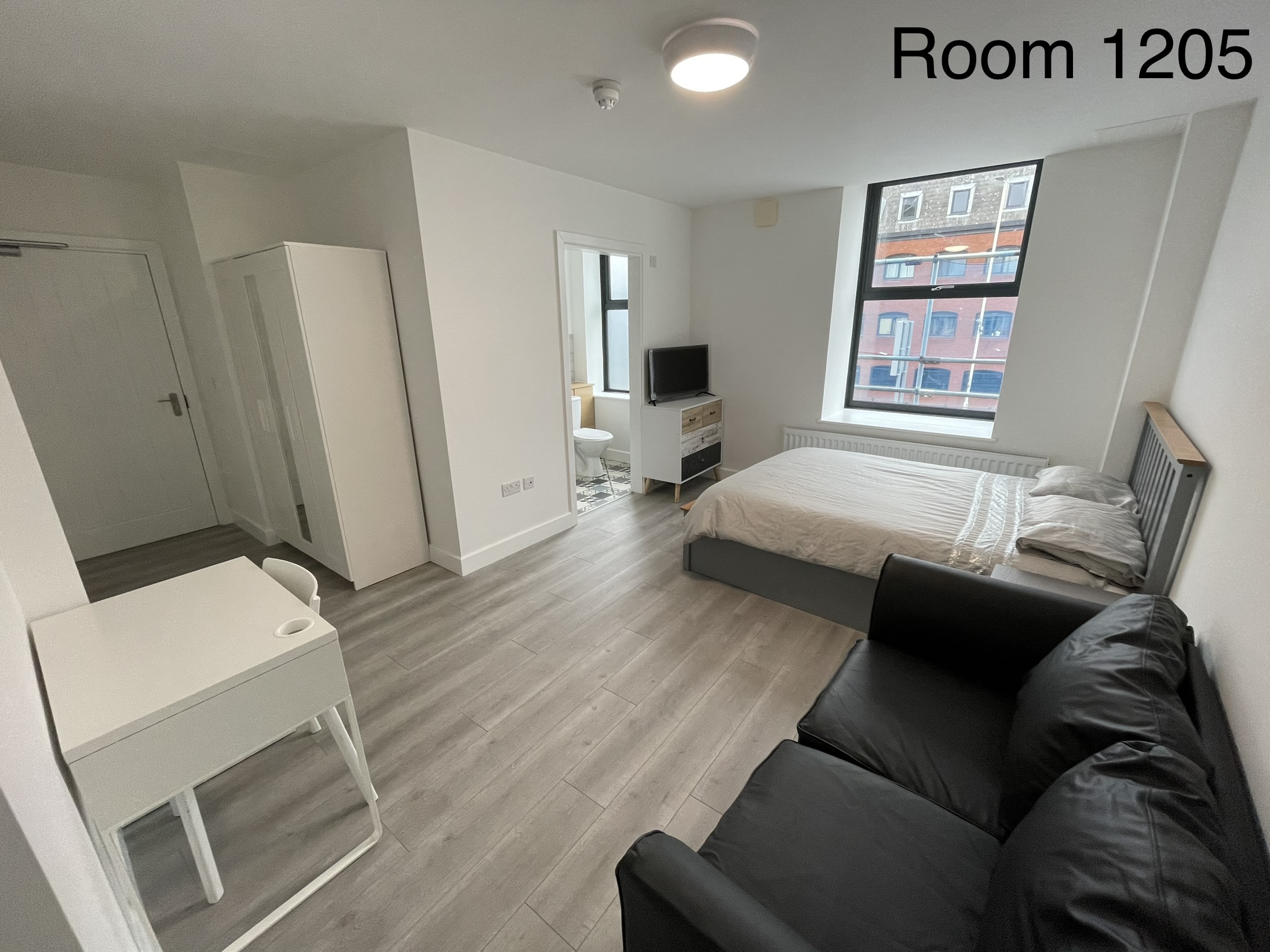 Room 5 photo 2