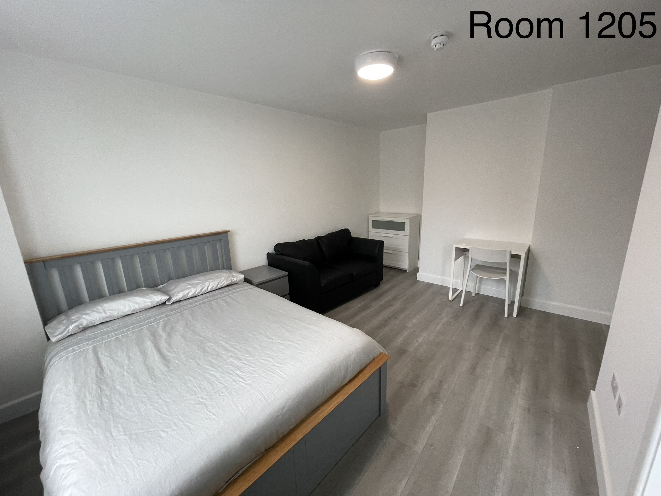 Room 5 photo 4