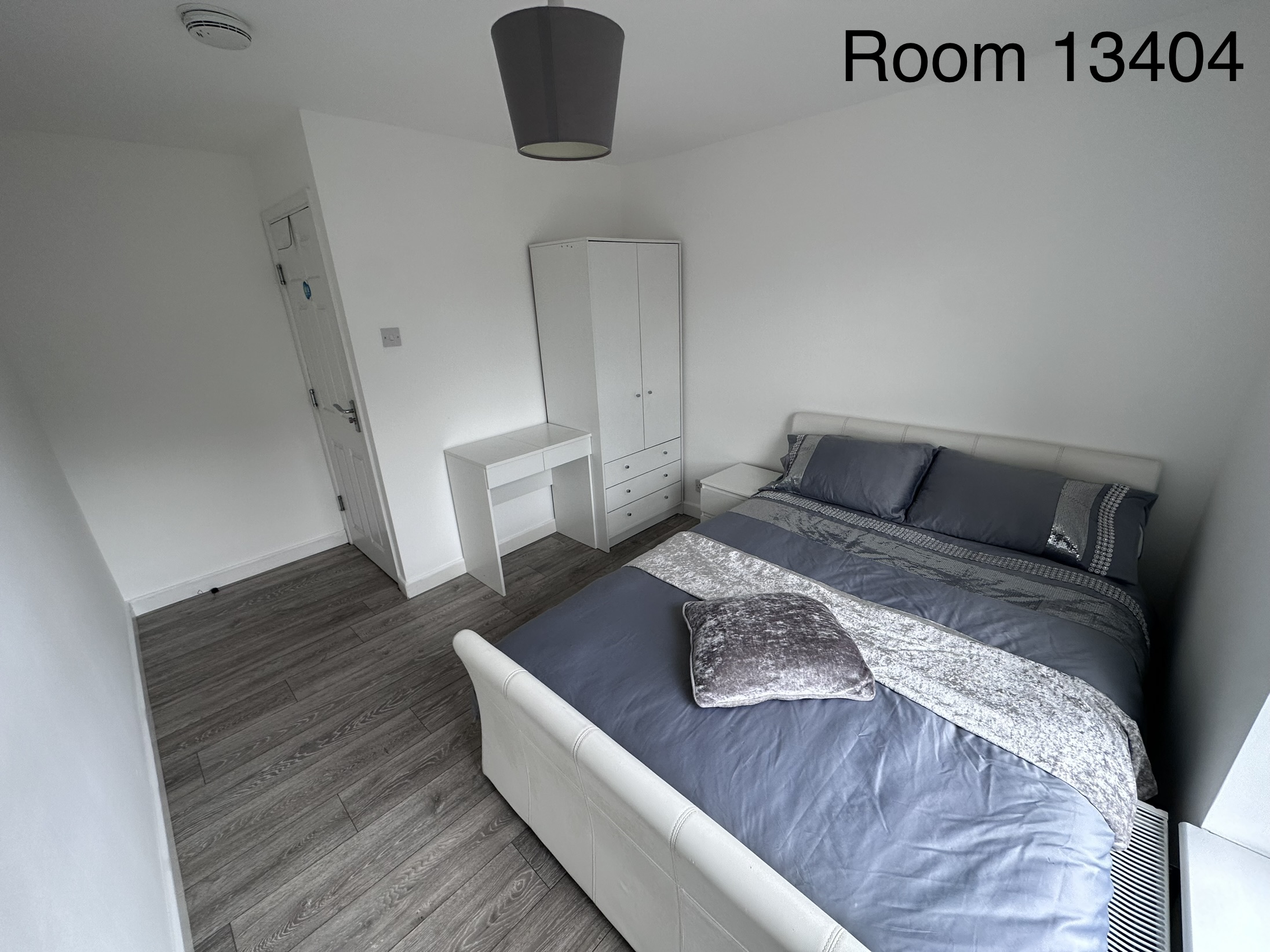 Room 4 photo 2