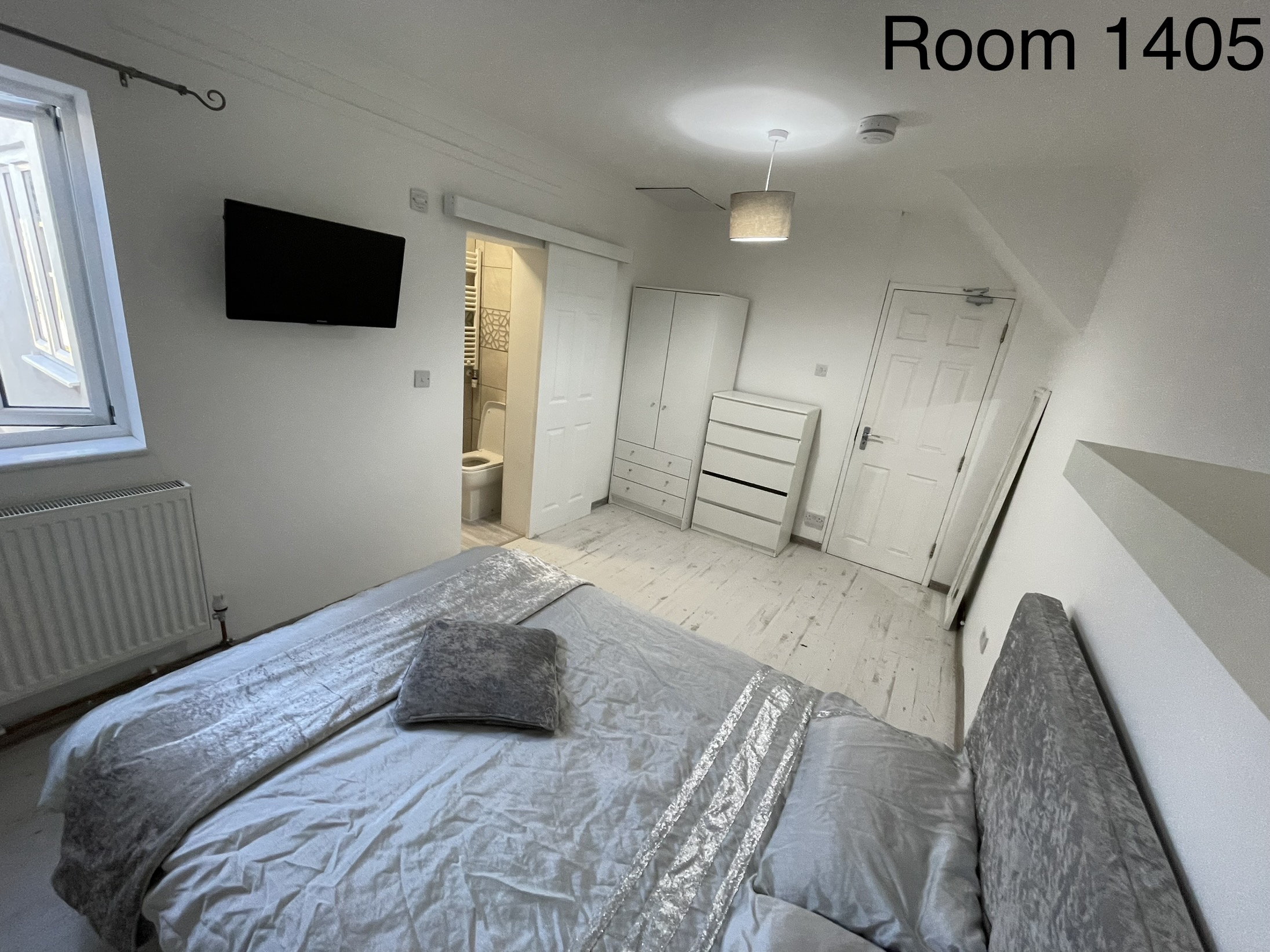 Room 4 photo 2