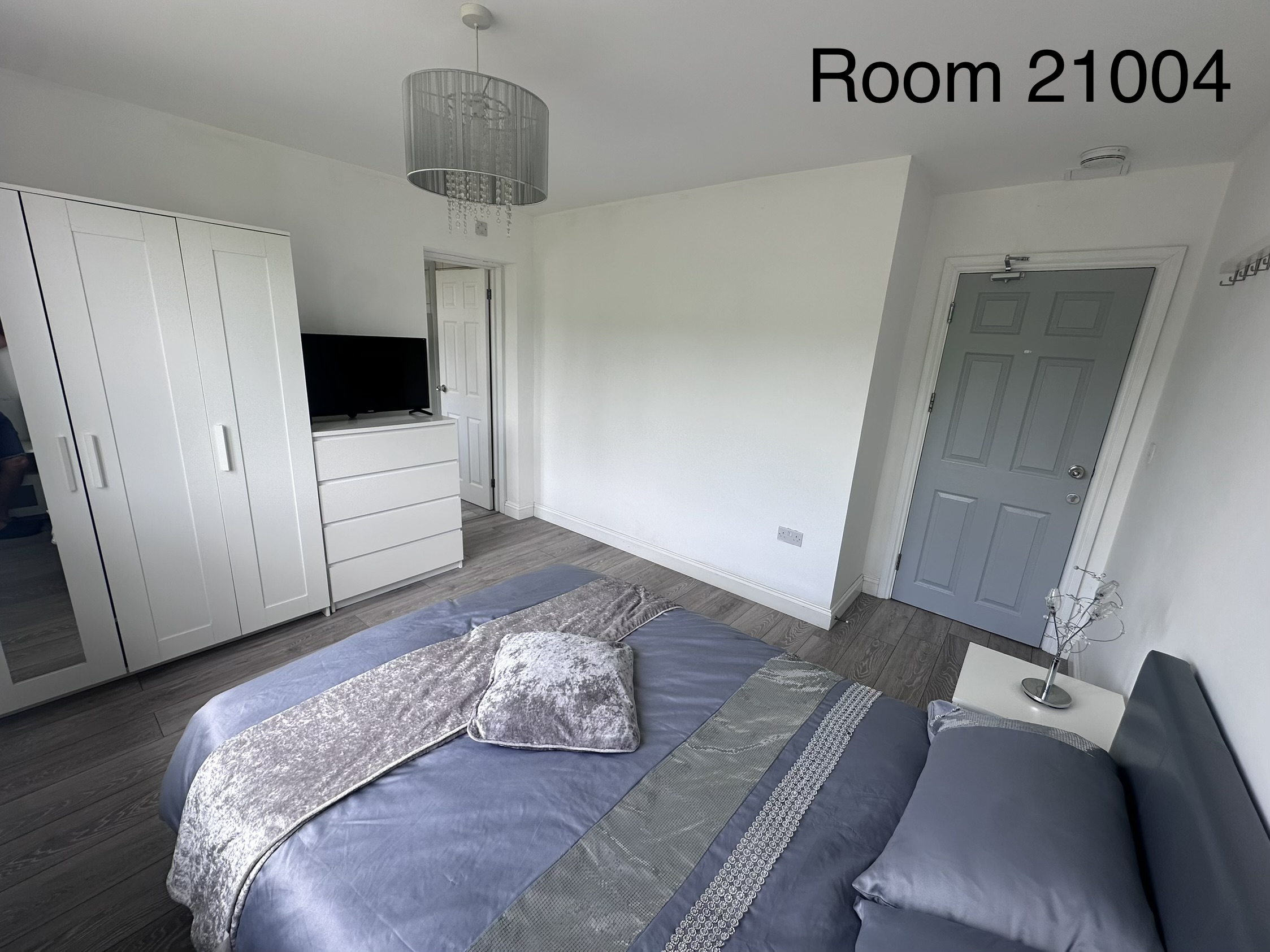 Room 4 photo 2
