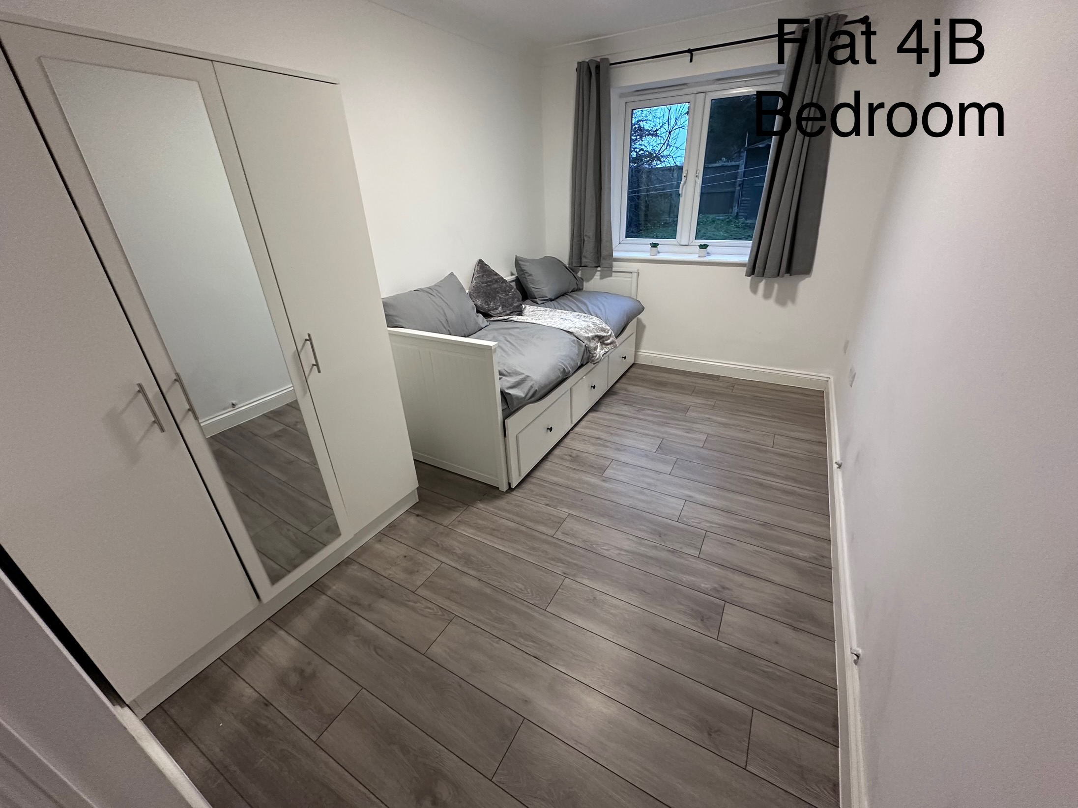 Room 4 photo 4