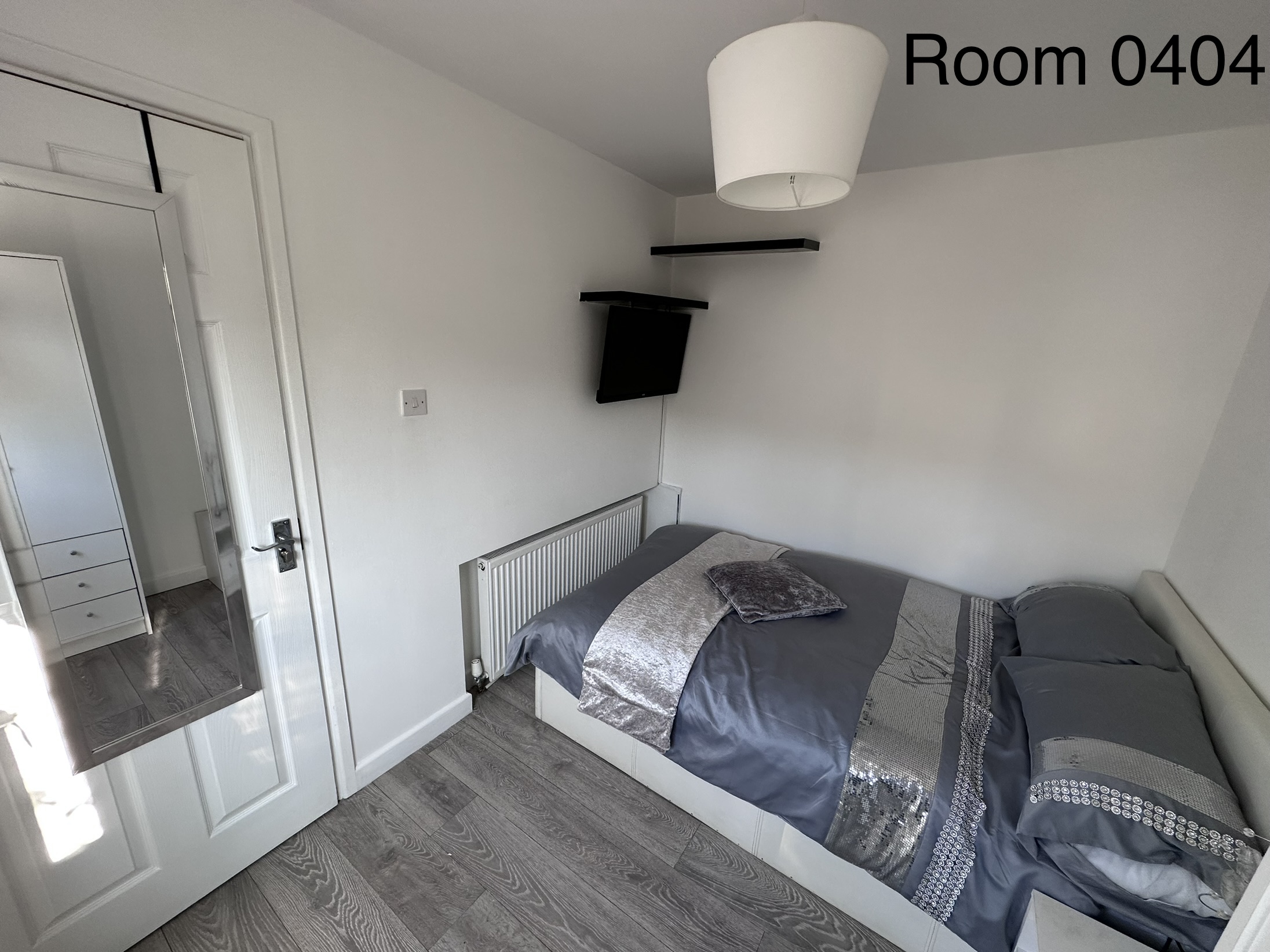 Room 4 photo 2