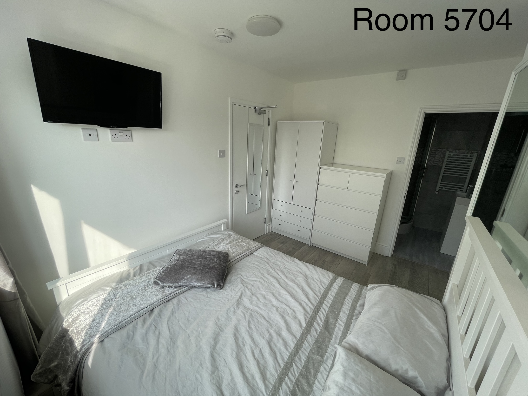 Room 4 — Ground floor- Double room photo 2
