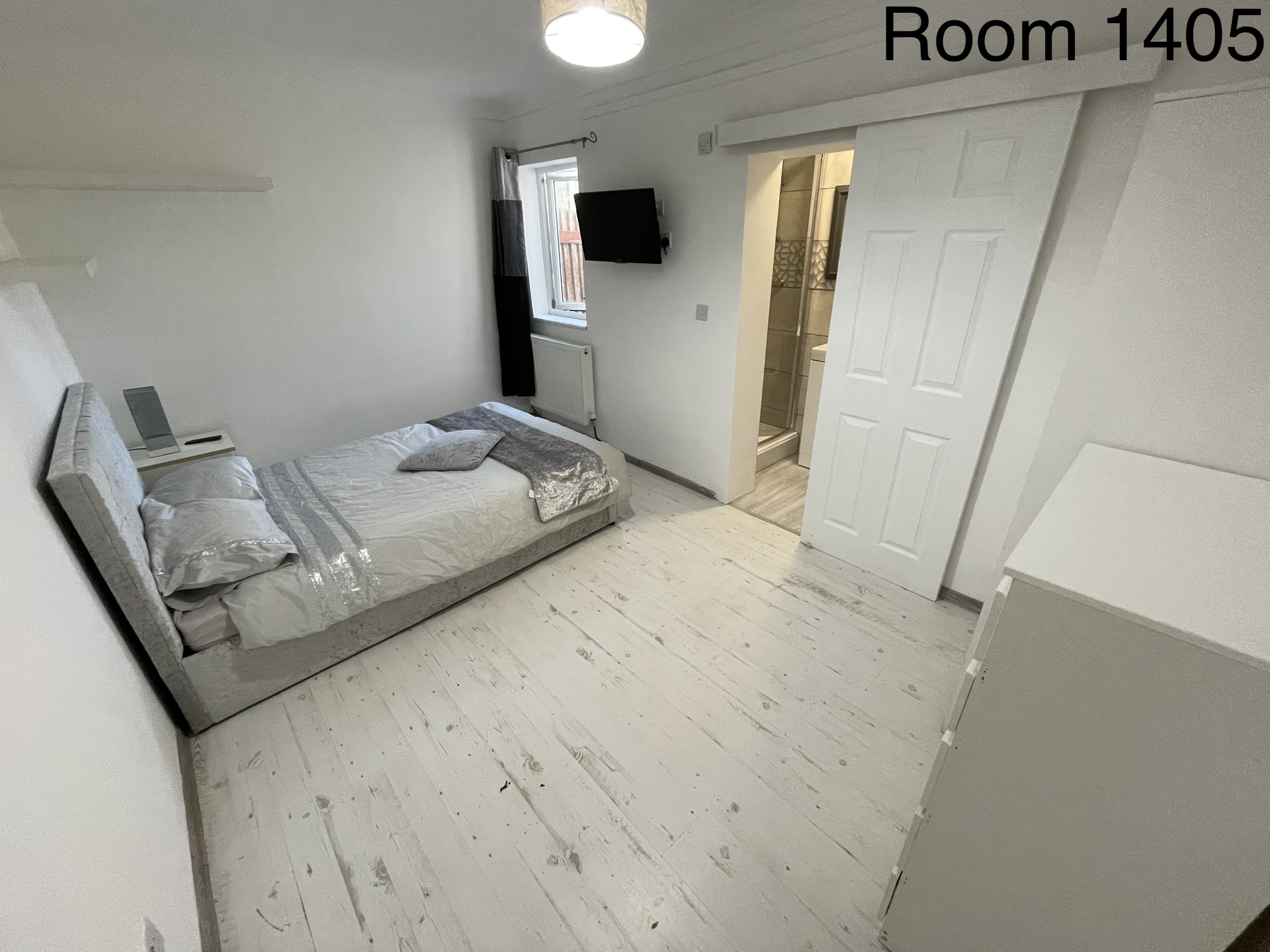 Room 4 photo 4