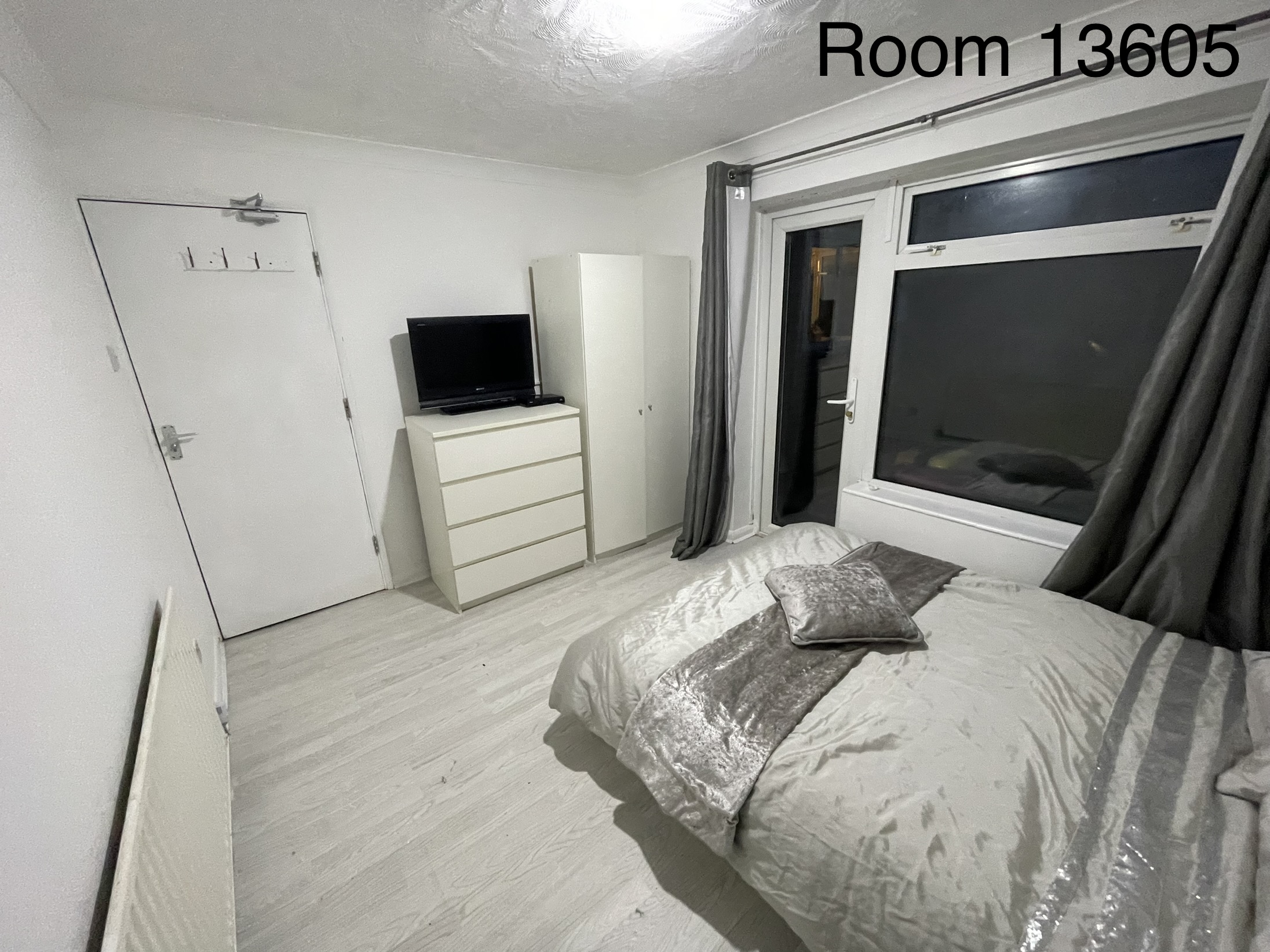 Room 4 photo 2